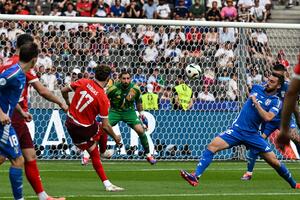 MA, OVO SE JEDNOSTAVNO NE BRANI! Pogledajte kako je Vargas nokautirao Italijane - jedan od najlepših golova na EURO! VIDEO