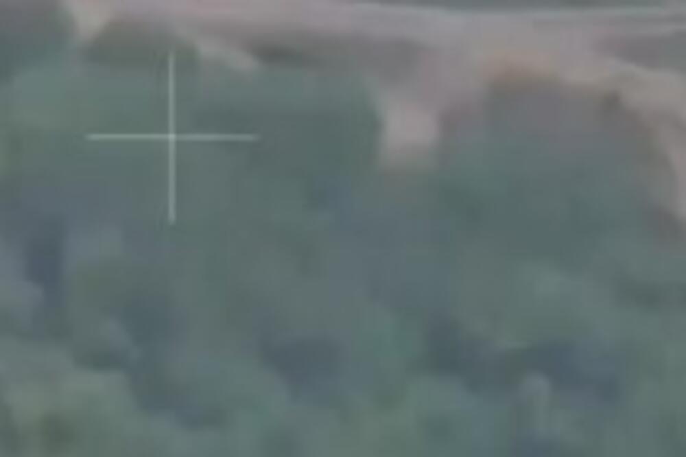 DIREKTNO I U METU! Iskander pokazao snagu: Precizan udar projektila uništio helikopter snaga Ukrajine (VIDEO)