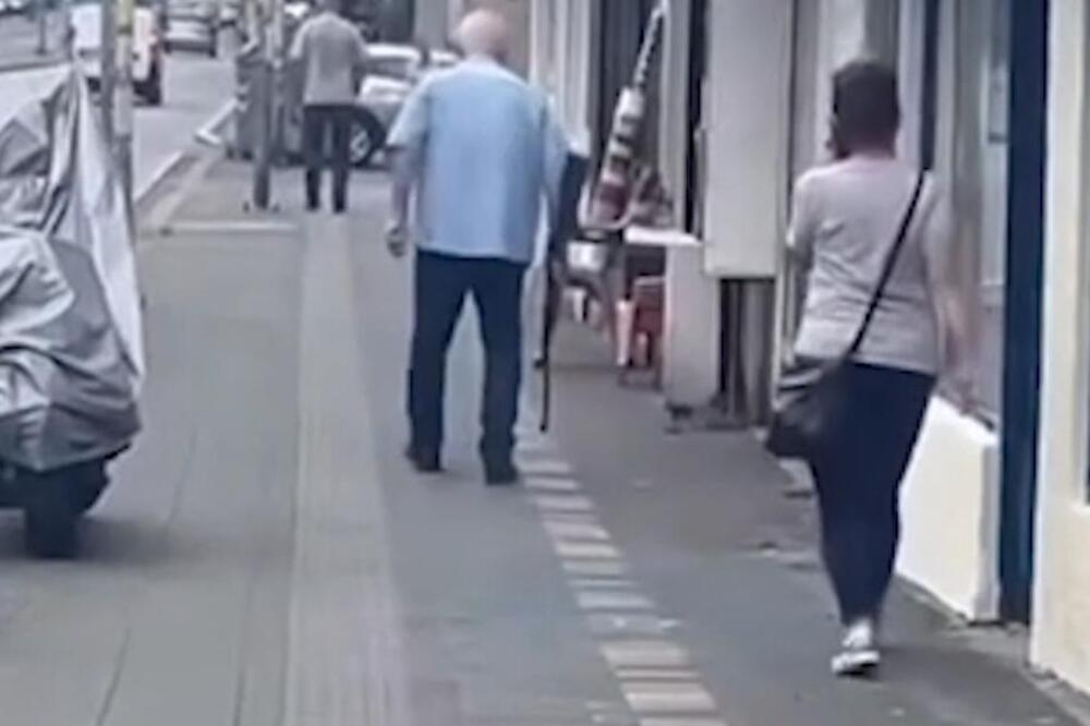 PRVI SNIMAK IZ BULEVARA! Vidi se stariji muškarac kako s puškom šeta ulicom kod Đerma u centru Beograda (VIDEO)