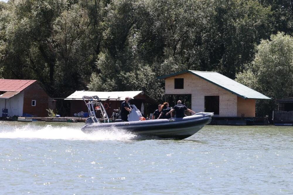 10 SAVETA ZA SIGURNO UŽIVANJE NA REKAMA: Rečna policija u misiji očuvanja bezbednosti!