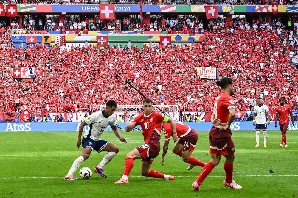 GORI BERLIN - BLIŽI SE POČETAK FINALA: Reke navijača krenule ka stadionu!