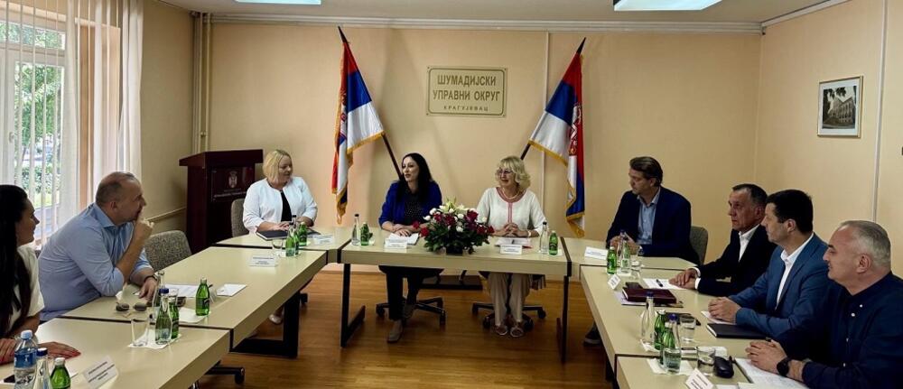 Jelena Žarić Kovačević sa predsednicima opštima i gradonačelnikom