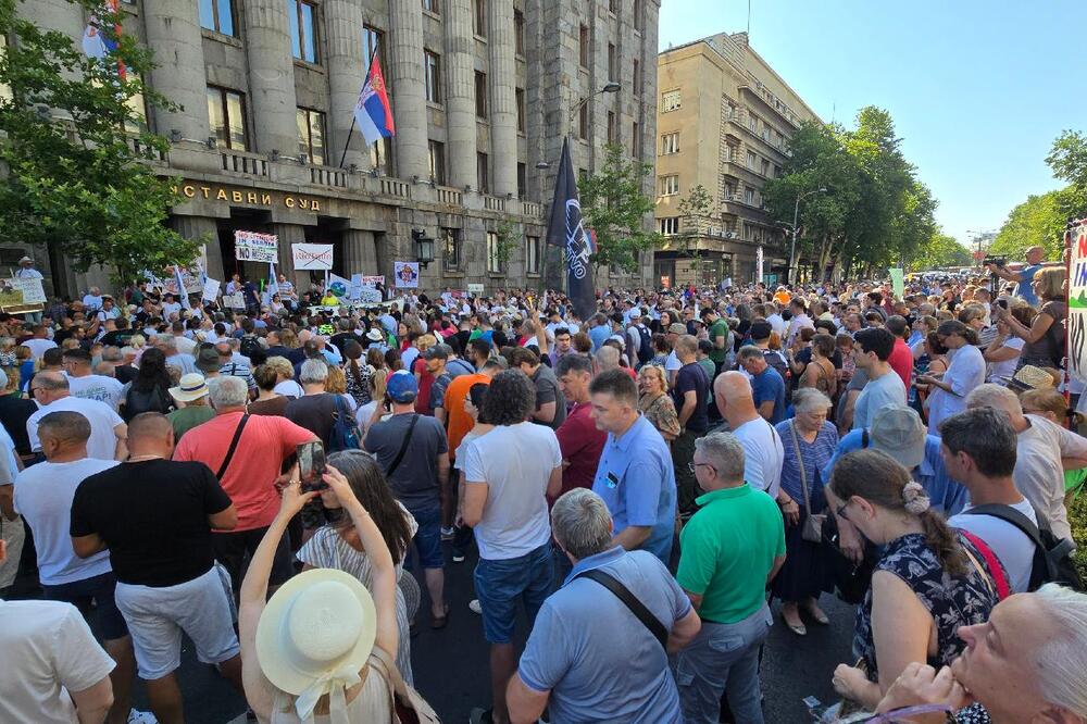 EKSPERTI ANALIZIRAJU OBAVEŠTENJE RUSKIH SLUŽBI ZA HAOS KOJI SE SPREMA U SRBIJI: Predsednik Vučić označen kao krajnja meta protesta