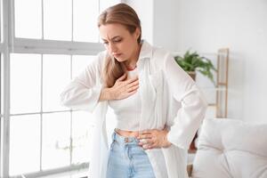 Kako prepoznati bol koja najavljuje srčani udar? Ovaj osećaj je alarm za uzbunu