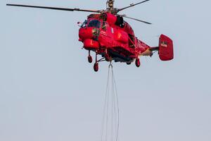 KOMANDANT NENAD NEDIĆ ZA KURIR: Helikopter MUP Srbije izbacio 50 tona vode, ugašen požar kod sela Radoviš u Severnoj Makedoniji!