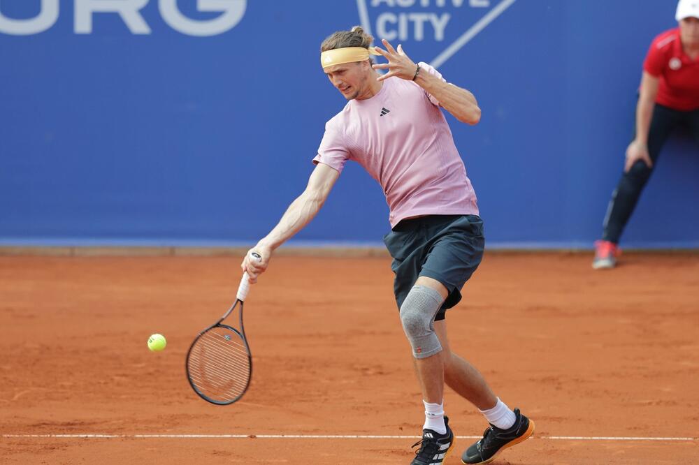 ZVEREV NASTAVIO POHOD NA ODBRANU TITULE: Nemac se plasirao u polufinale turnira u Hamburgu