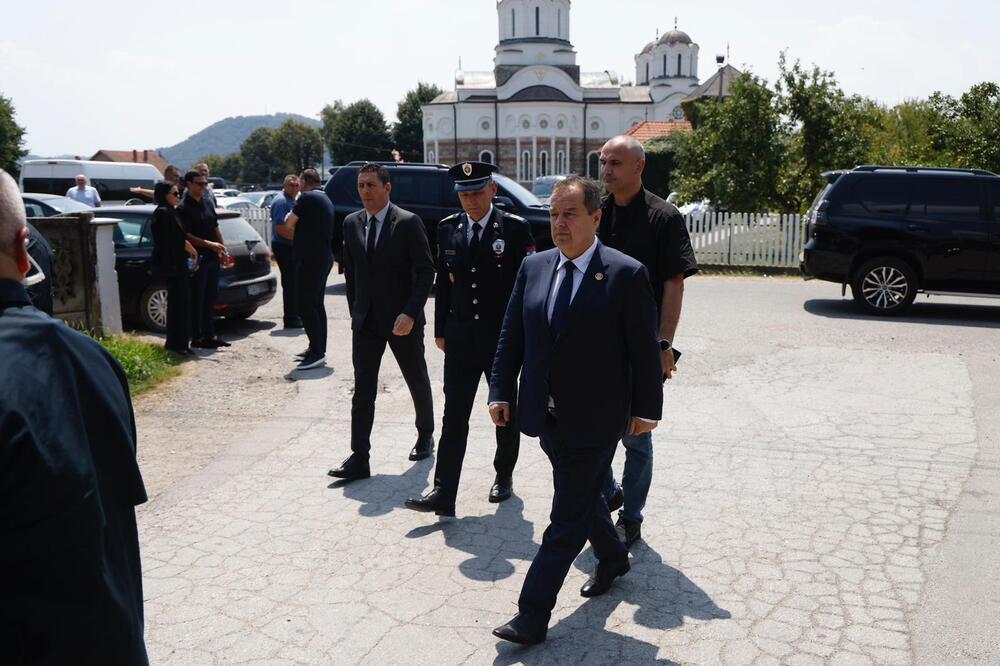 Nikola Krsmanović, Sahrana, Ivica Dačić