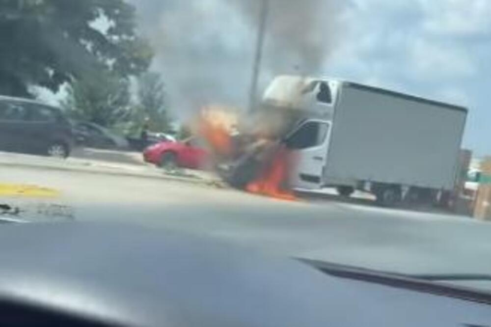 KAMION PUN KLIMA UREĐAJA GORI KOD AERODROMA "NIKOLA TESLA": Dim kulja na sve strane, na auto-putu se stvorile velike gužve (VIDEO)