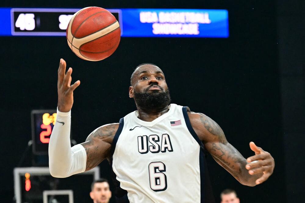 LEBRON DŽEJMS PONOVO SPASAO AMERIKU: Drim tim u neizvesnoj završnici savladao svetskog prvaka Nemačku