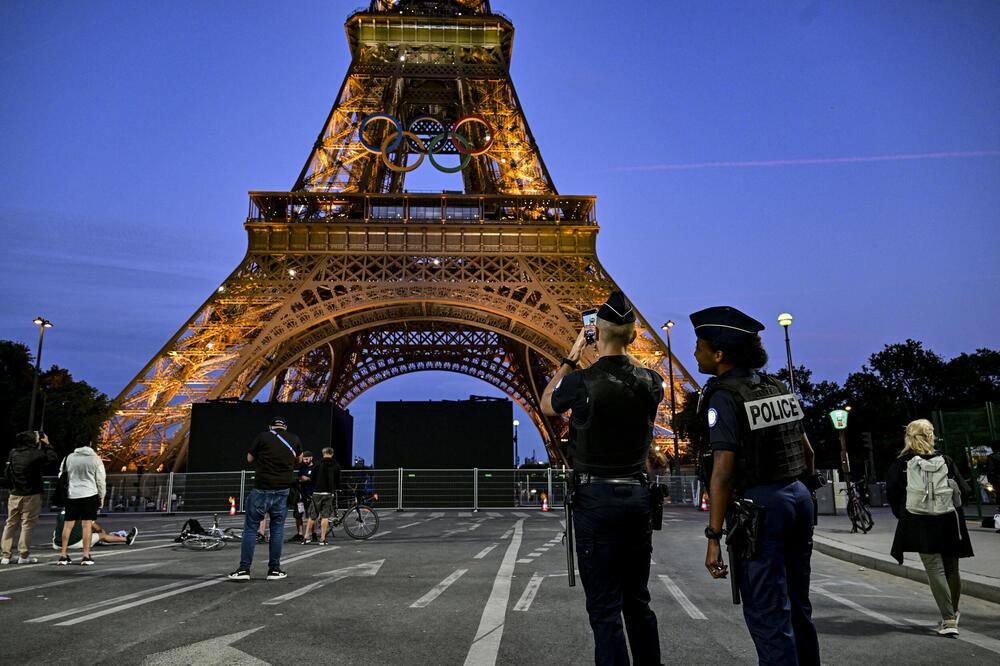 PARIZ POD OPSADOM: 45.000 policajaca "zaključalo" grad pred OI! Otkriveni špijuni koji su hteli da dobiju akreditacije