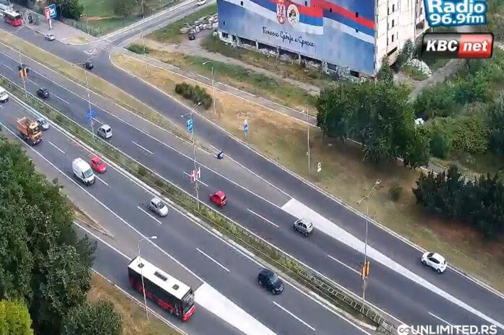 BEZ GUŽVE OVOG JUTRA: Mostovi prohodni, veći broj vozila samo u ovom delu grada (FOTO)