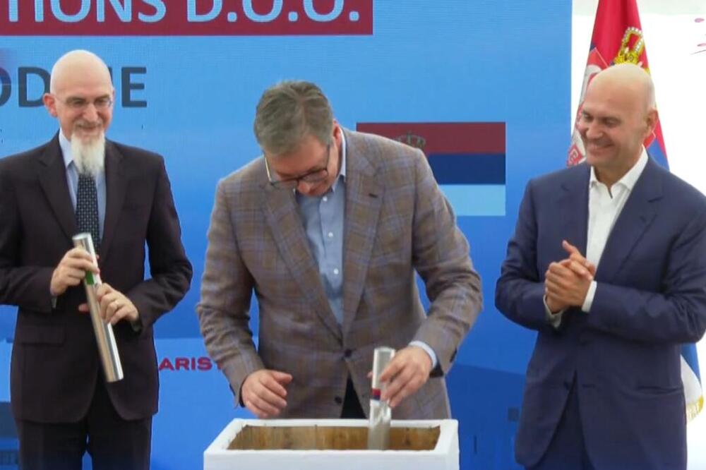 22 HILJADE LJUDI VIŠE ZAPOSLENO JE U NIŠU NEGO PRE 10 GODINA! Predsednik Vučić položio kamen temeljac za fabriku "Ariston"