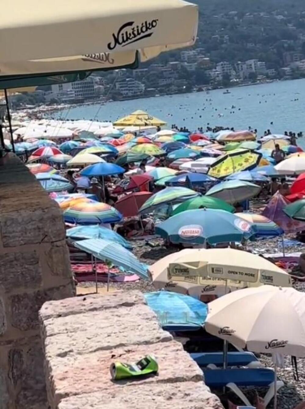 Prepuna plaža u Sutomoru