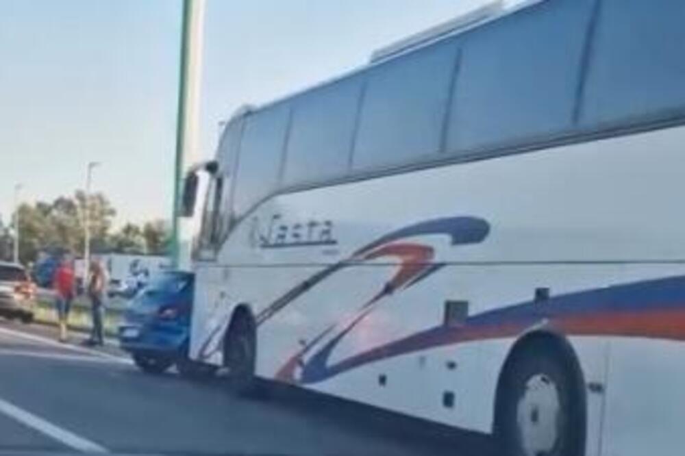 LANČANI SUDAR NA AUTO-PUTU: U udesu učestvovao i autobus, stvara se gužva posle Bubanj potoka u smeru ka Nišu (FOTO/VIDEO)