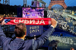CELA SRBIJA JE UZ VAS, VERUJEMO U VAŠE NOVE USPEHE! Vučić bodrio srpski tim na otvaranju Olimpijskih igara u Parizu (VIDEO)