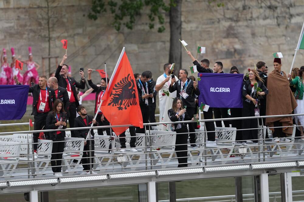 ALBANCI SE PROPISNO OBRUKALI NA OTVARANJU OLIMPIJSKIH IGARA! Izbio skandal zbog "LAŽNE ZASTAVE": Neverovatno, apsurdno i sramotno!