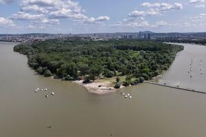 POSLEDNJA OAZA NETAKNUTE PRIRODE: Evo kako je Veliko ratno ostrvo nastalo i dobilo ime (FOTO)