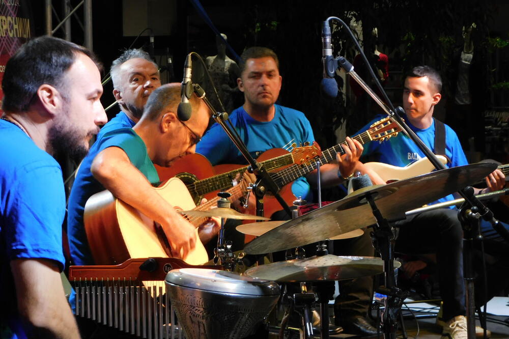 ZAVRŠEN MUZIČKI FESTIVAL "NA RASKRSNICI": Tri dana različite muzike oduševilo posetioce! (FOTO)