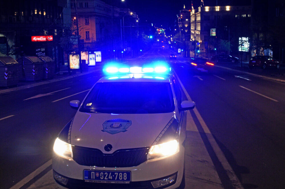 UŽAS! DEČACI OPLJAČKALI PUMPU, VLASNIK IH TUKAO I TERAO DA SE ŠIŠAJU ZA KAZNU: Roditelji prijavili policiji zlostavljanje dece!