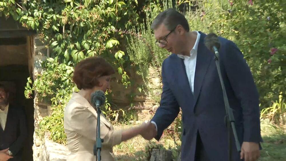 Aleksandar Vučić, Gordana Siljanovska Davkova