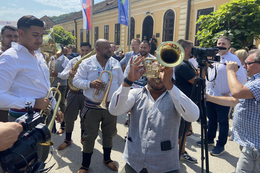 U DUHU TRADICIONALNIH VREDNOSTI: Počeo 63. Sabor trubača u Guči, domaćin Dejan Petrović otvorio manifestaciju