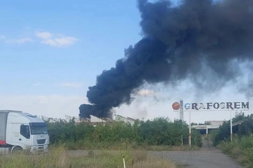 BUKNUO JOŠ JEDAN POŽAR U ŠIDU: Gori industrijska hala, crni dim kulja na sve strane, vatrogasci na terenu