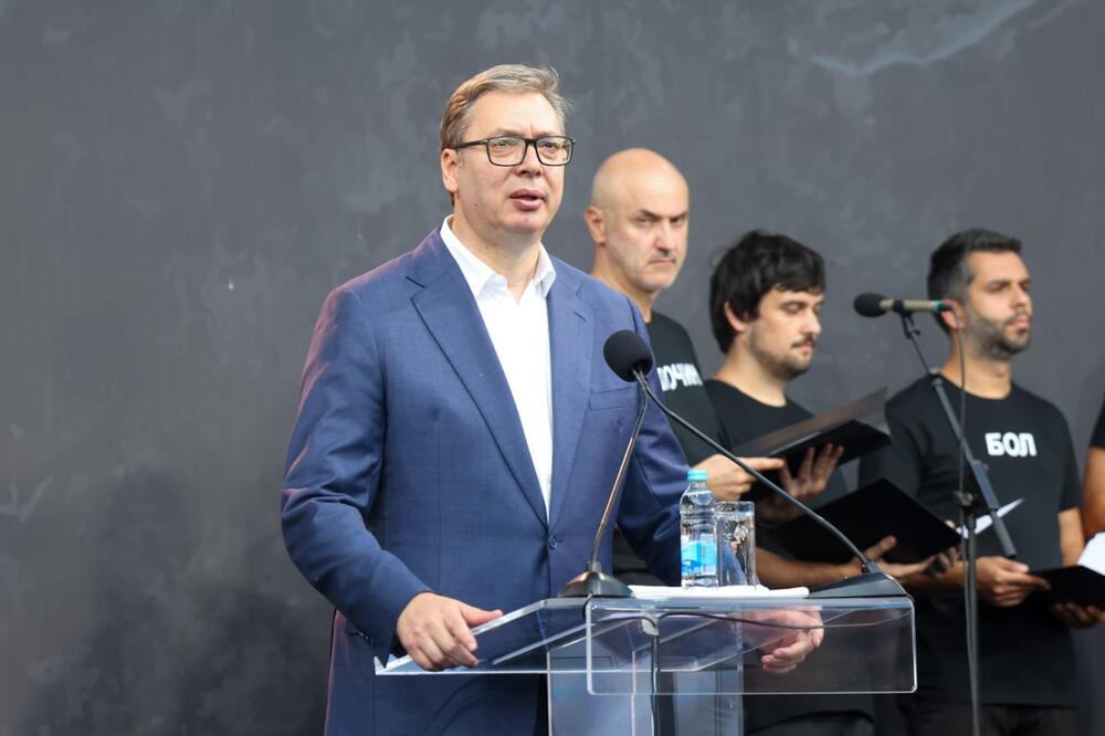 NEĆE VIŠE BITI NI PROGONA NI TRAKTORA! Moćne Vučićeve reči u Loznici, posebna poruka za braću sa KiM: "Mrak je pred zoru NAJGUŠĆI"