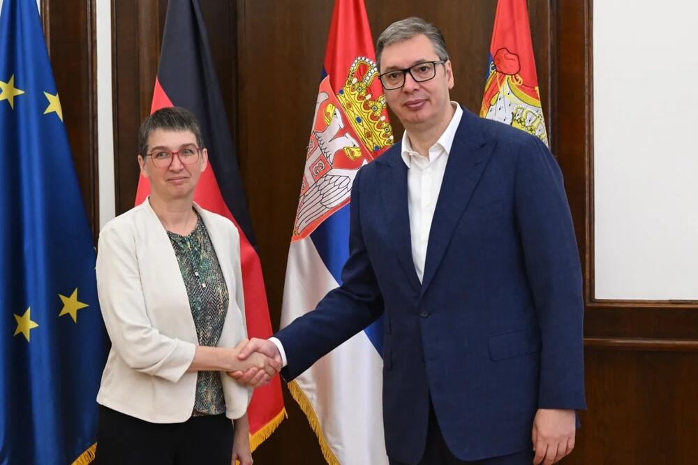 VUČIĆ SA AMBASADORKOM NEMAČKE: Zahvalio sam Nemačkoj na podršci našem EU putu i investicijama u našoj zemlji (FOTO)