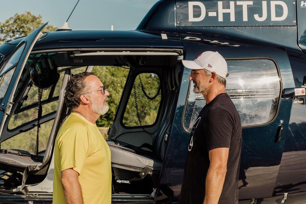 DEMOLIRAO BIVŠEG TRENERA NOVAKA ĐOKOVIĆA: Toni Cetinski na teren sleteo HELIKOPTEROM, pa Ivaniševiću pokazao kako se drži reket