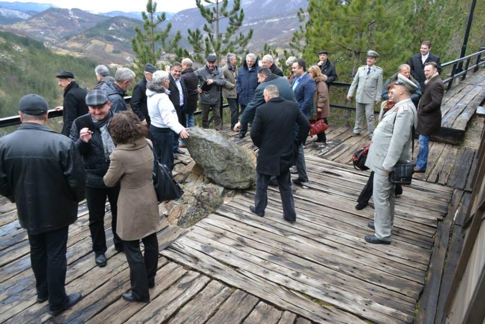 Ludi kamen, kamen mudrosti, Mokra Gora, Kremna