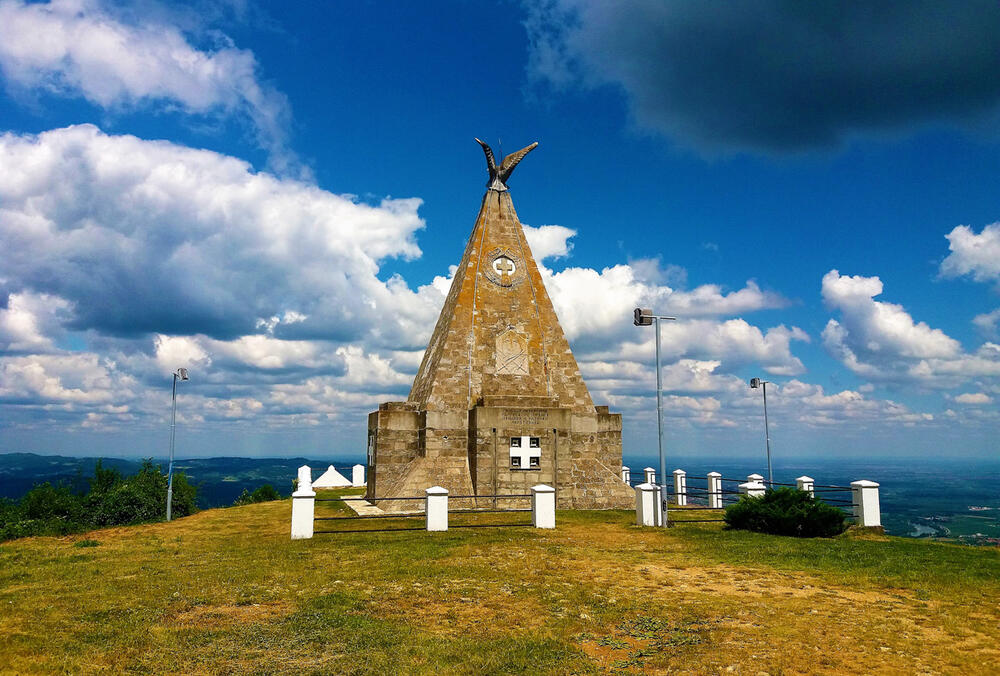 Zapadna Srbija, Banja Koviljača, Gučevo