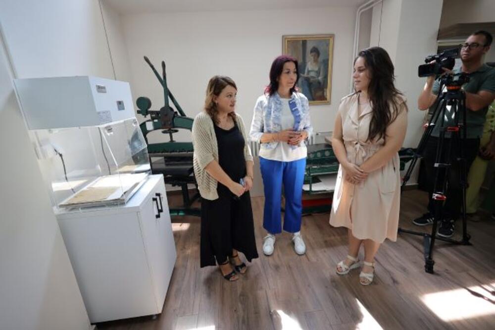 NARODNA BIBLIOTEKA U UŽICU REALIZOVALA ZNAČAJAN PROJEKAT: Otvorena laboratorija za restauraciju i konzervaciju (FOTO)