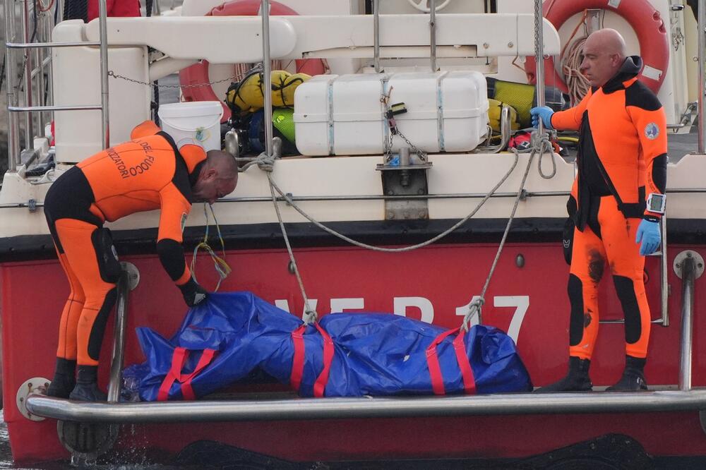 ŠOKANTNI REZULTATI OBDUKCIJE ŽRTAVA SUPERJAHTE Četiri osobe bile žive kad je brod potonuo, umrli kasnije u strašnim mukama!