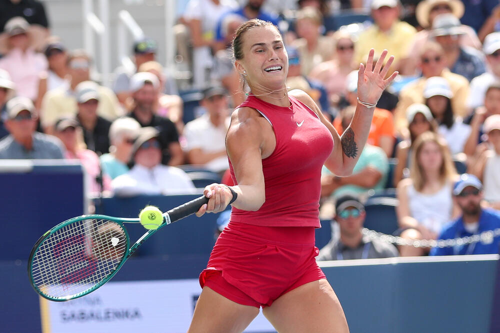 ANKETA! SABALENKA PODIGLA GLAS: Žene zaslužuju da budu plaćene kao muškarci!