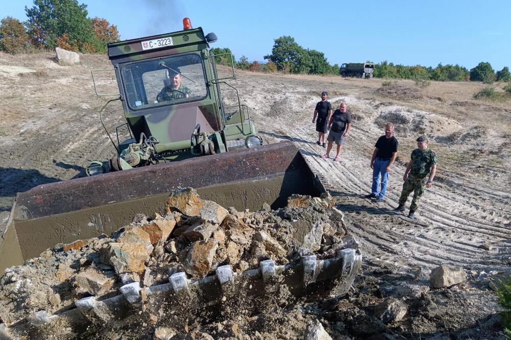 Angažman u najkraćem roku: Vojska Srbije pomaže u opštinama ugroženim nestašicom vode - evo koja mesta su obuhvaćena (FOTO)