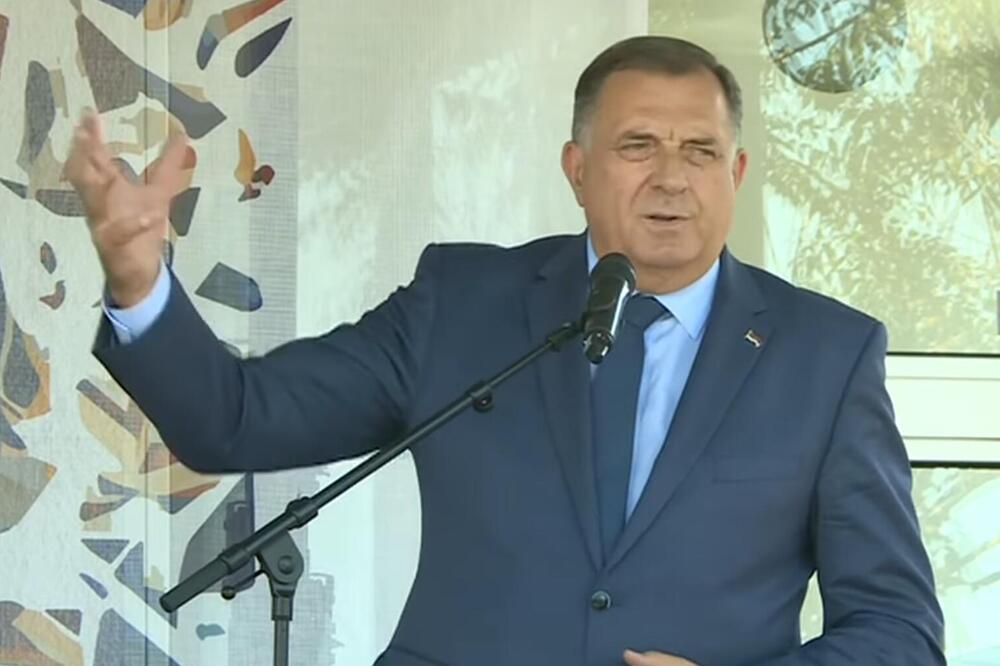 "NAŠ IDENTITET JE REPUBLIKA SRPSKA I SRBIJA": Dodik se obratio na 59. Kočićevom zboru u Stričićima (FOTO, VIDEO)