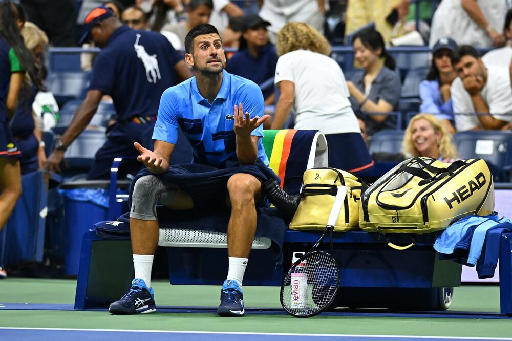 SINER PAO NA DOPING TESTU, A ĐOKOVIĆA SNIMILI KAKO UZIMA OVO! Novak u prvom planu posle detalja koji je mnogima promakao! (FOTO)