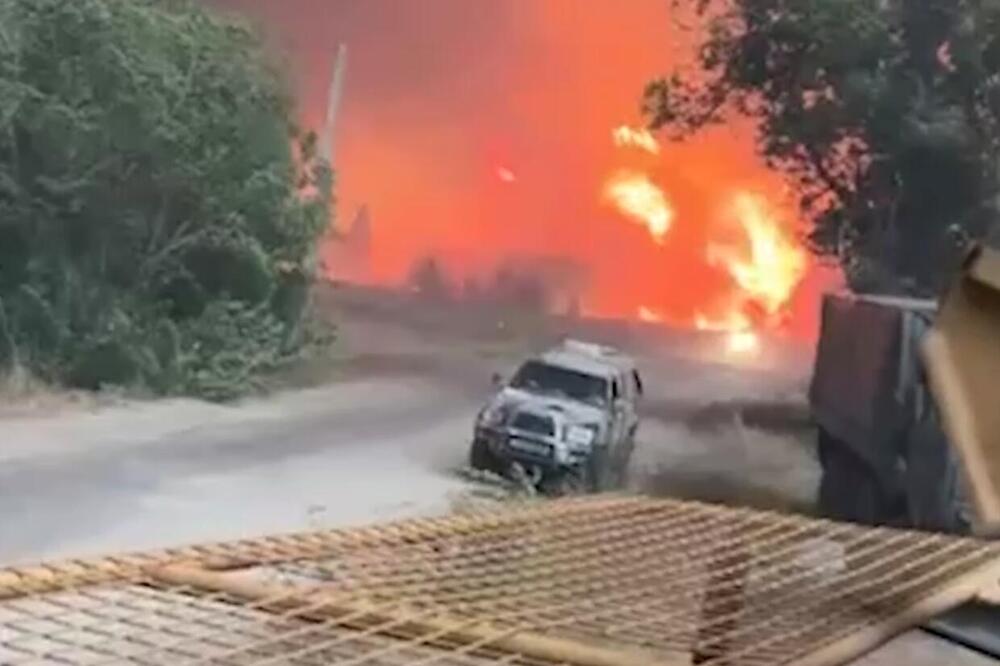 GORI SKLADIŠTE MUNICIJE U HARKOVU Greška ukrajinskih vojnika dovela do eksplozije, neverovatno šta su uradili (VIDEO)