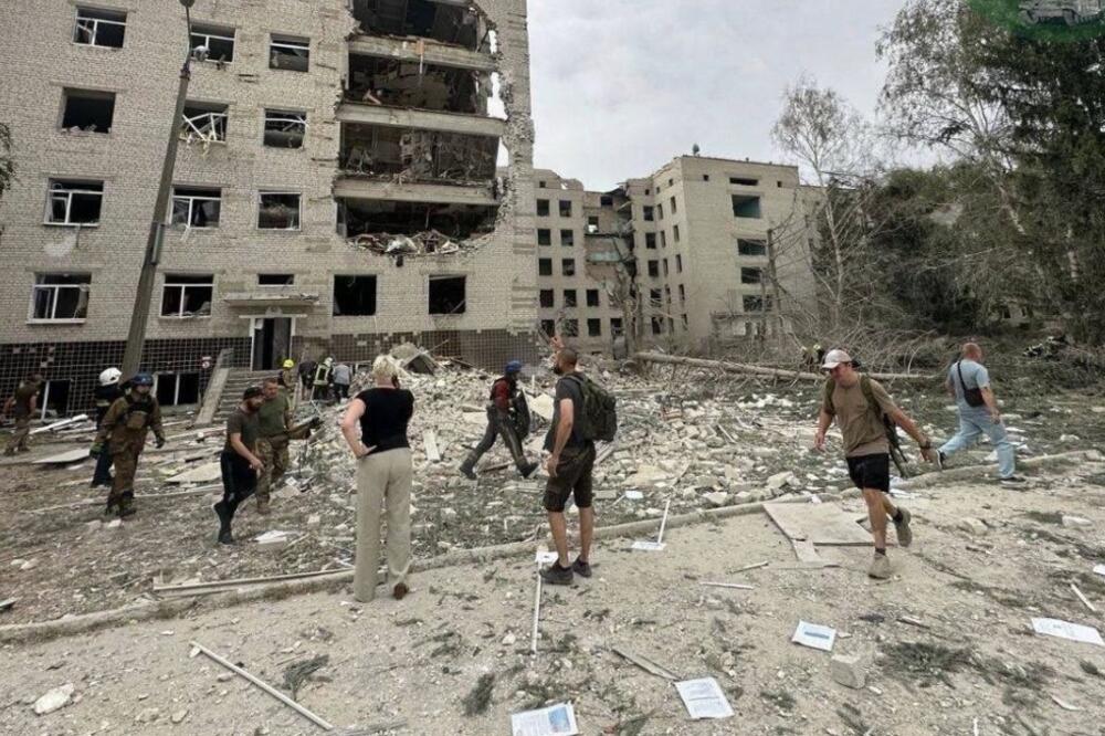 RASTE BROJ POGINULIH U RUSKOM NAPADU NA POLTAVU Stradalo 47 ljudi, najviše žrtava među kadetima, pogođen Centar za obuku vojske