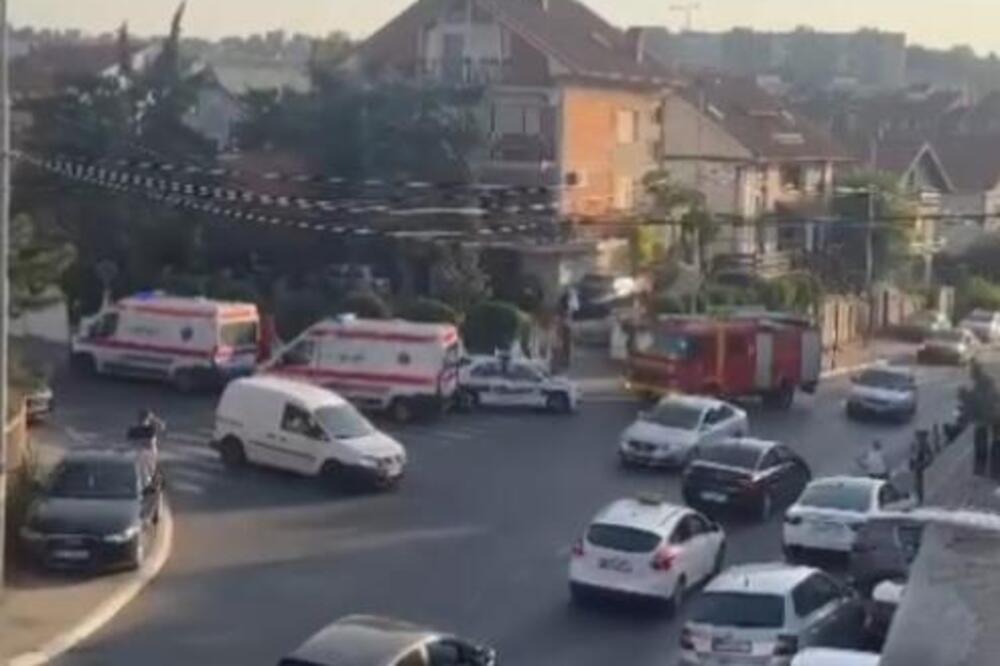 PRVI SNIMAK STRAVIČNE DRAME U MIRIJEVU: Otac i sin se otrovali gasom! Ispred kuće sve Hitne službe, saobraćaj usporen (VIDEO)