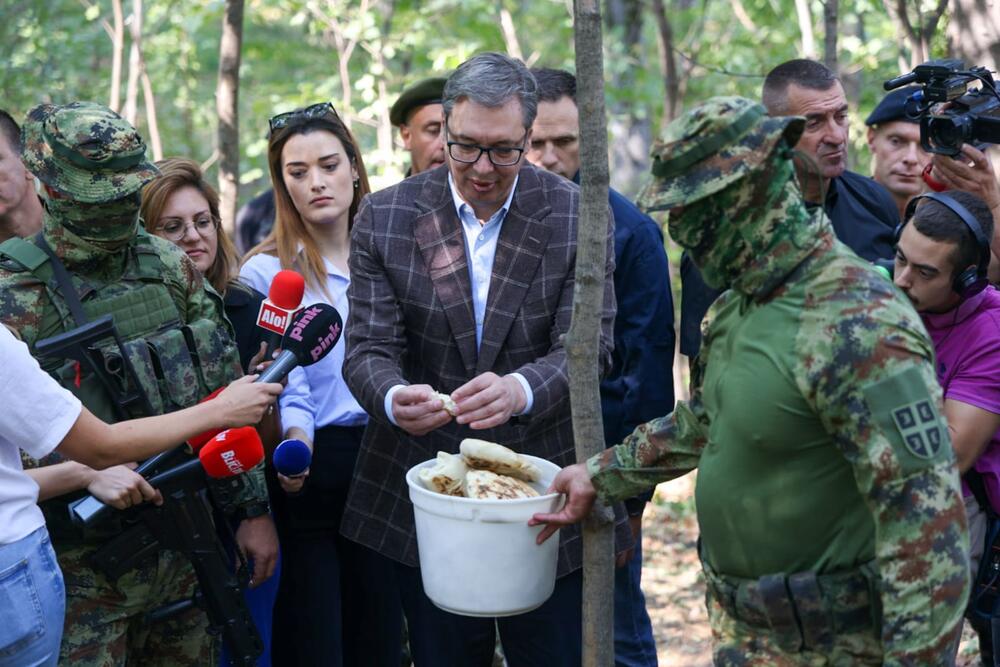 Aleksnadar Vučić, Vojna Vežba, Gučevo