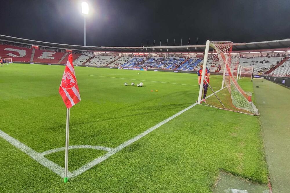 DA LI IGRA ZVEZDA ILI SRBIJA? Neverovatne scene sa Marakane, navijači u šoku! Ko je odgovoran što stadion nije "presvučen"?(FOTO)