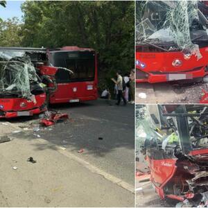 SUDAR DVA AUTOBUSA U ŽELEZNIKU! Jedan potpuno smrskan, strašan prizor na