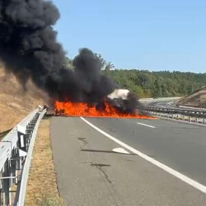 OVO JE SNIMAK KOJI JE DANAS NASTAO NA AUTOPUTU MILOŠ VELIKI Zbog poteza