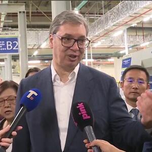 UŽIVO "OVO IZGLEDA ČUDESNO!" Vučić obilazi fabriku Linglonga u Zrenjaninu,