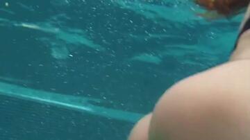 Ema Cepter skočila u bazen sa dečkom